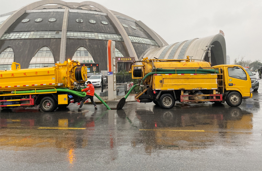 271边城商场管道清淤