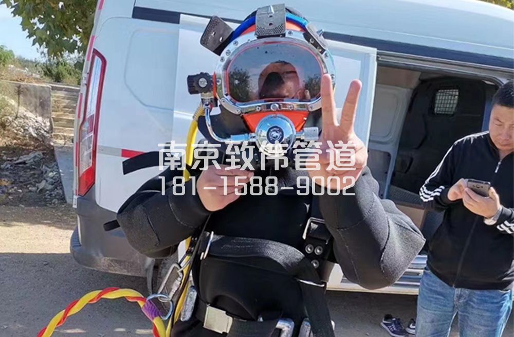 边城沉淀池清底